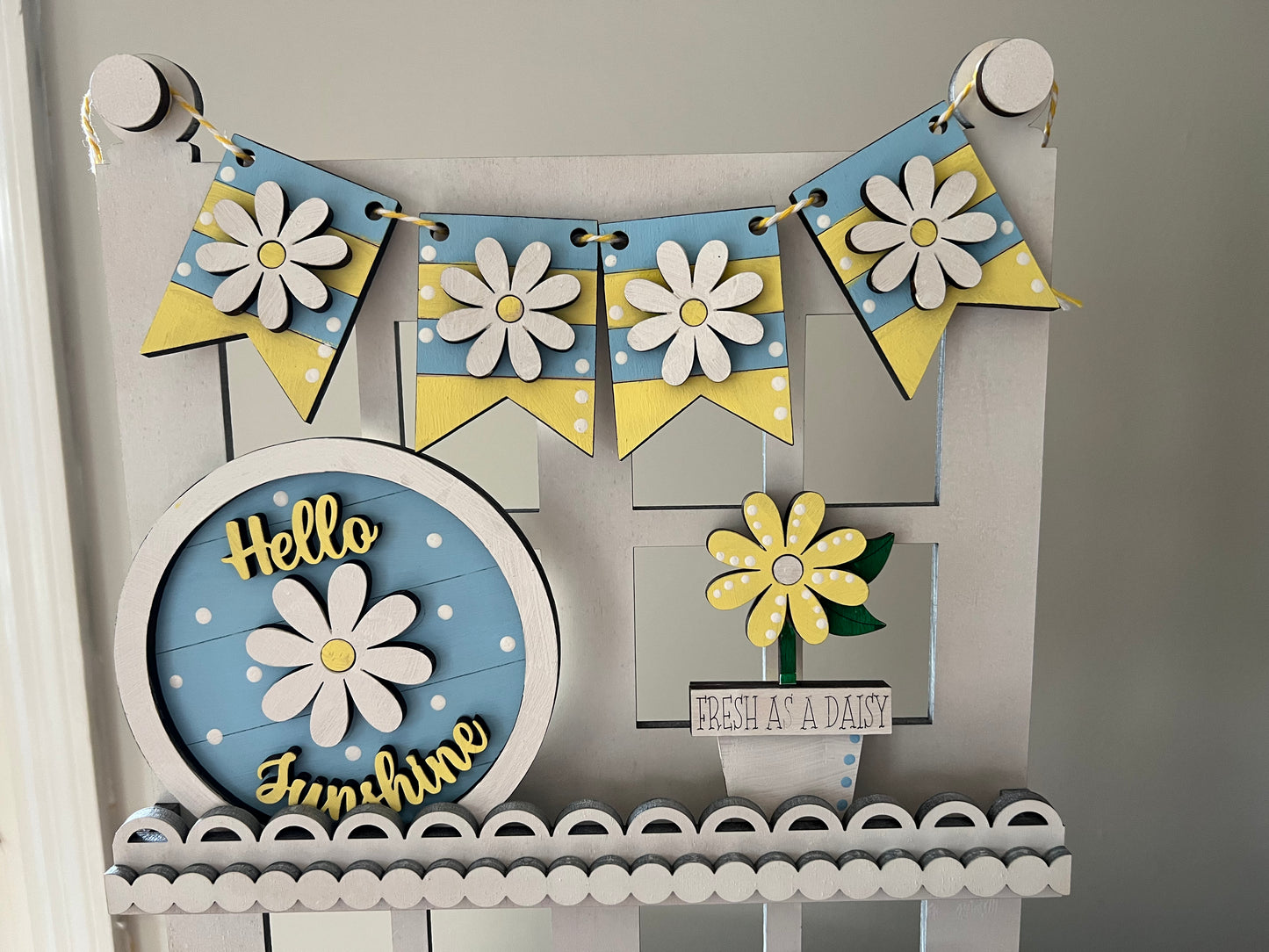 Summer Daisy Tiered Tray Decor Set